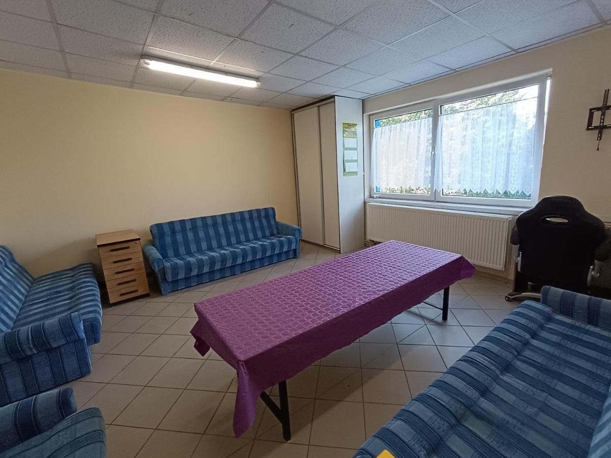 Hostel Welinek Gratis Parking Stęszew Eksteriør billede